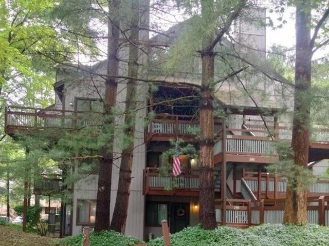 Condo for sale in Cuyahoga Falls