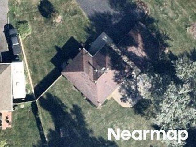House for sale in Lindenhurst, Illinois