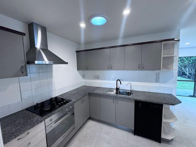 Apartment for rent in Paremoremo, Oroua County
