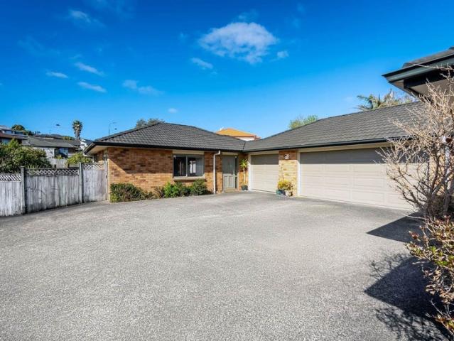 House for rent in Paremoremo, Oroua County