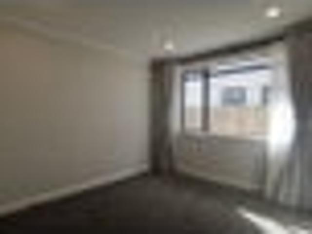 Apartment for rent in Paremoremo, Oroua County