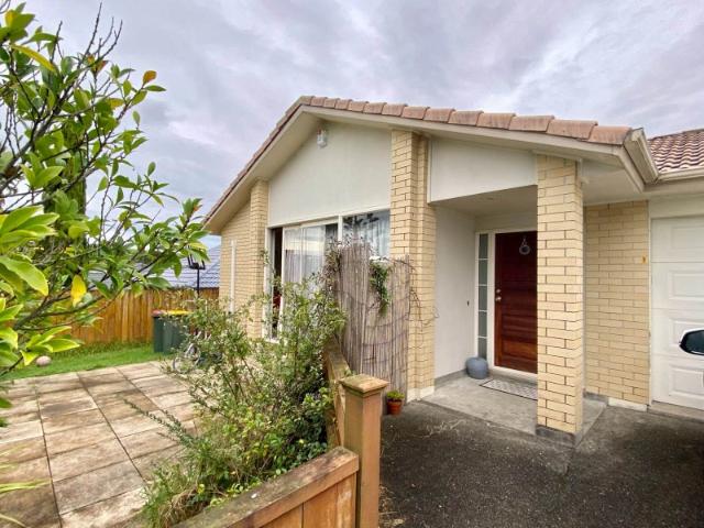 House for rent in Paremoremo, Oroua County