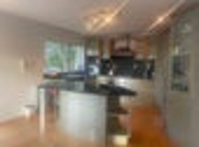House for rent in Paremoremo