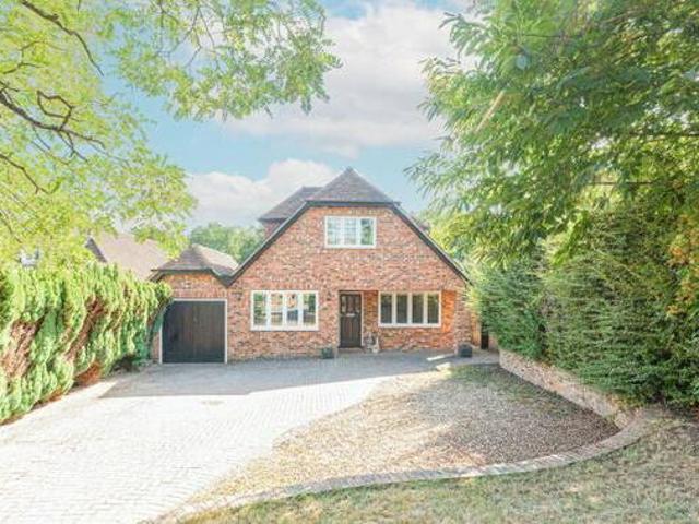 House for sale in Crowthorne, Bracknell Forest