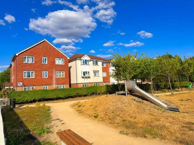 Apartment for rent in Dollis Hill, Greater London