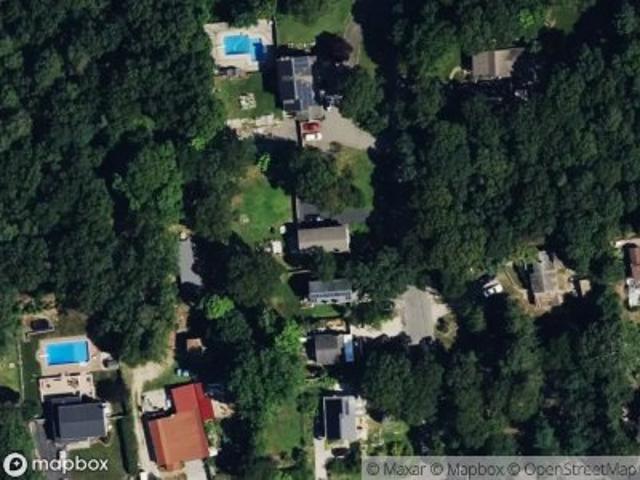 House for sale in Farmingville