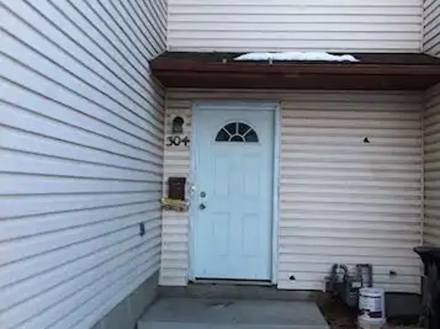 House for rent in Pineridge, Calgary