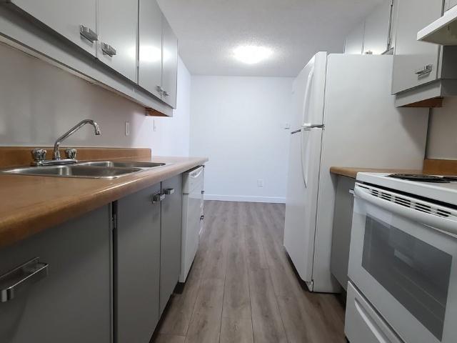 Apartment for rent in Pineview, St. Albert