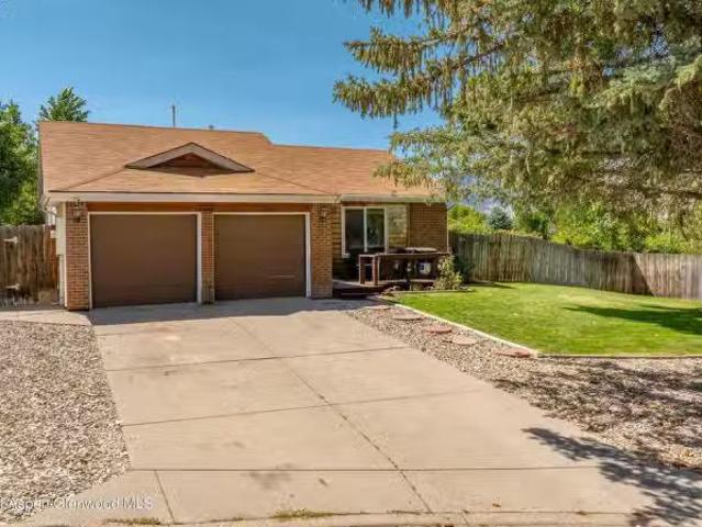 House for rent in Clifton