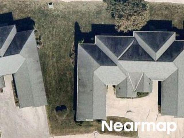Condo for sale in Pewaukee, Wisconsin