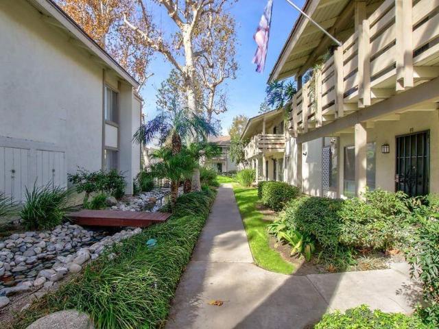Apartment for rent in Tustin, California