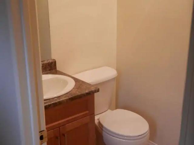 Townhouse for rent in Pinewood Estates, Saanich