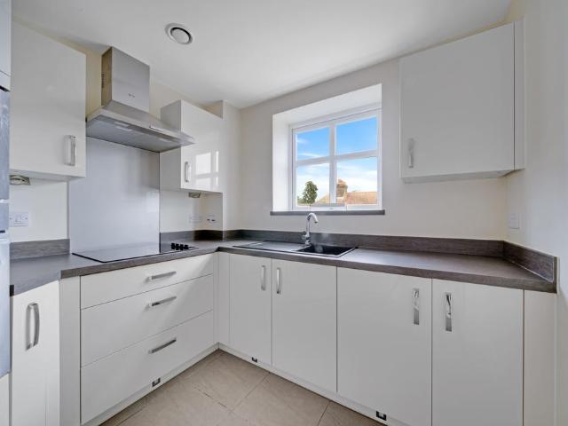 House for rent in Southborough, Sandown Park