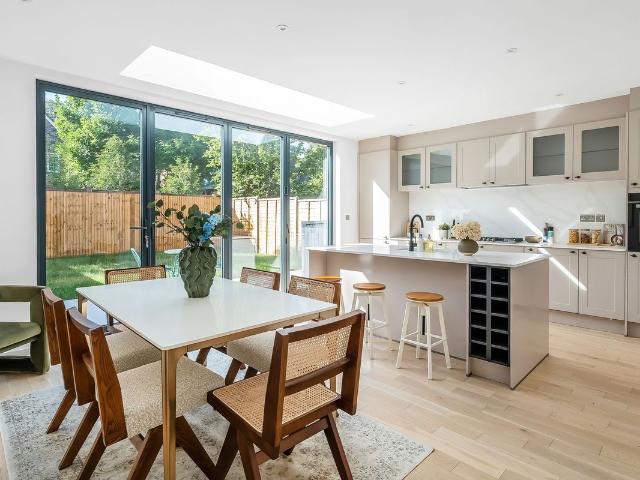 House for rent in Southborough, Sandown Park