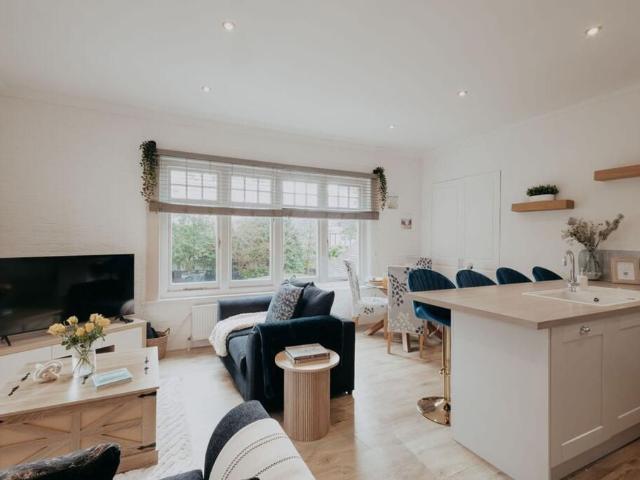 House for rent in Branksome Chine, Poole