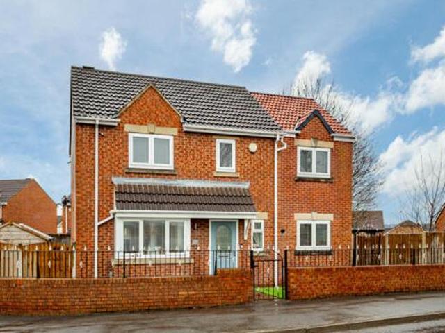 House for sale in Cudworth, South Yorkshire