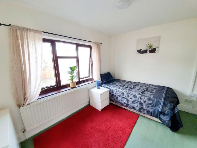 Studio for rent in Catherine Cross, Darlaston