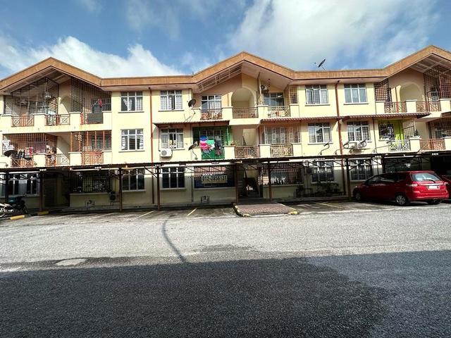Townhouse for sale in Langat, Selangor