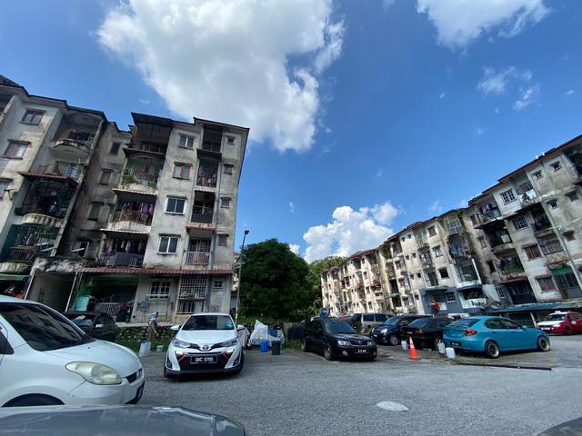 Flat for sale in Batu 14 Hulu Langat, Majlis Perbandaran Kajang