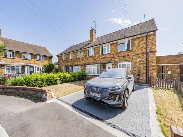 Apartment for rent in Cowley, Greater London