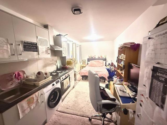 Studio for rent in Cowley, Greater London
