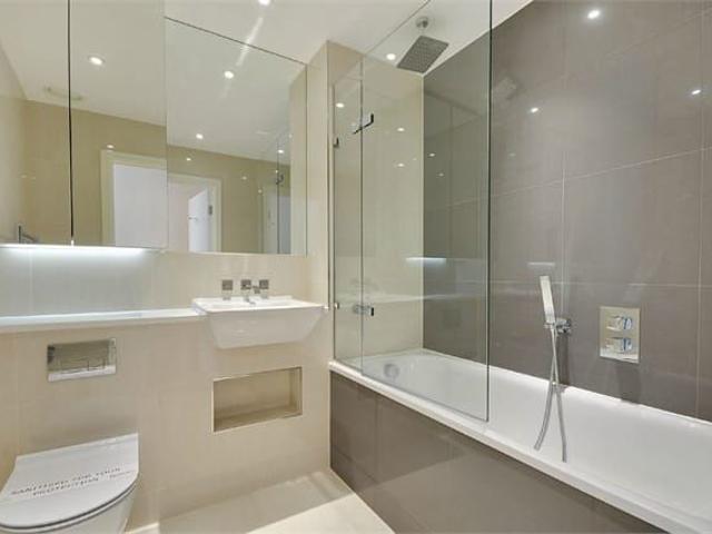 Studio for rent in London Borough of Croydon, Greater London