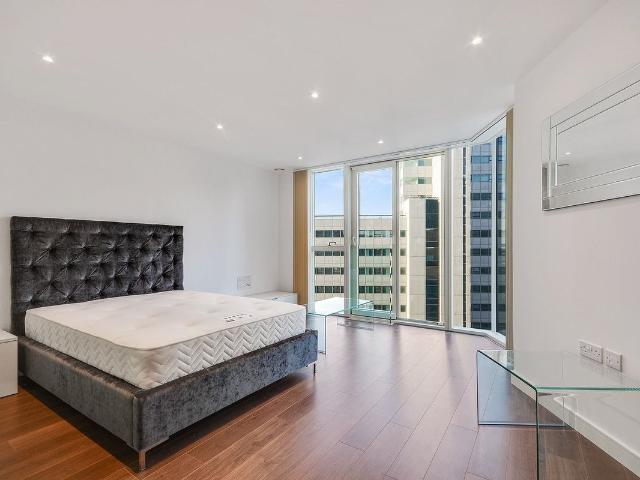 Studio for rent in London Borough of Croydon, Greater London