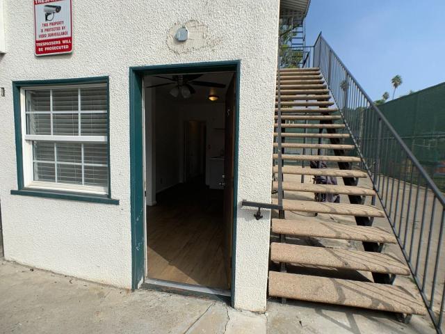 Apartment for rent in Canoga Park, California