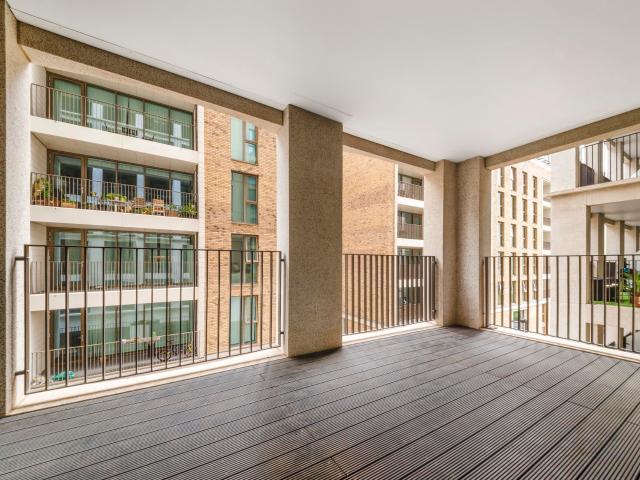 Apartment for rent in Silvertown, Greater London