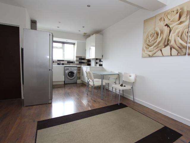 Apartment for rent in Eastcote, Greater London