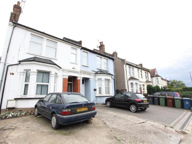 Apartment for rent in Wealdstone, Greater London