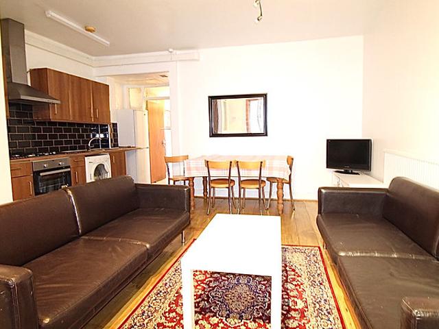 Apartment for rent in Lane, Greater London