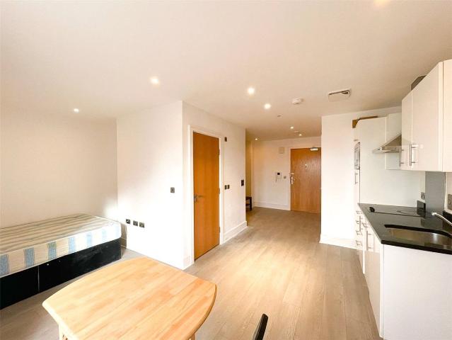 Studio for rent in Wealdstone, Greater London