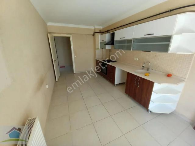 Karşiyaka, İzmir içerisinde kiralık mülk