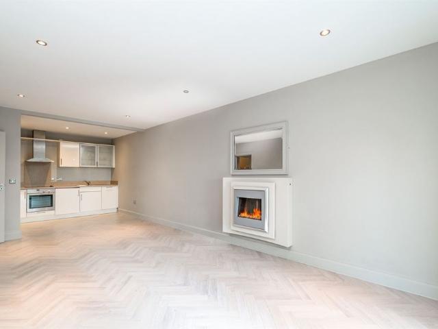 Apartment to rent in Bluebell, North Tipperary