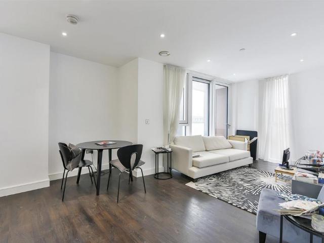 House for rent in Vauxhall, Greater London