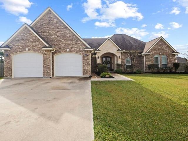 House for sale in Bridge City, Texas
