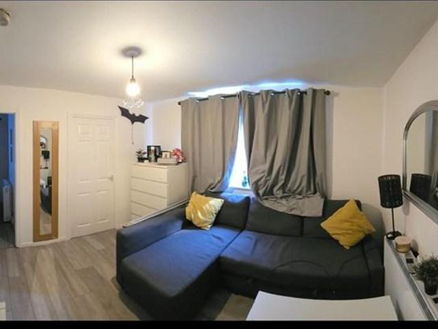 Apartment for rent in Holywell Estate, North Watford