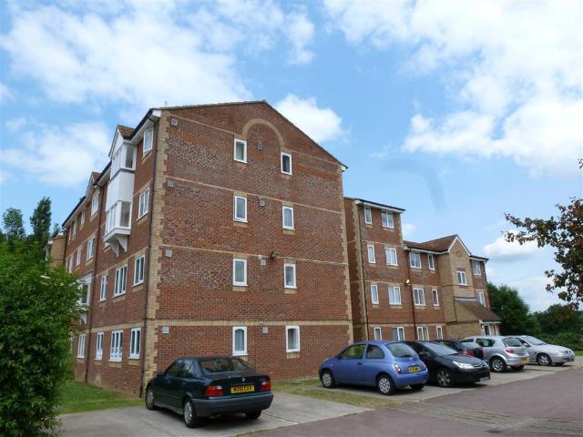 Apartment for rent in Holywell Estate, Watford