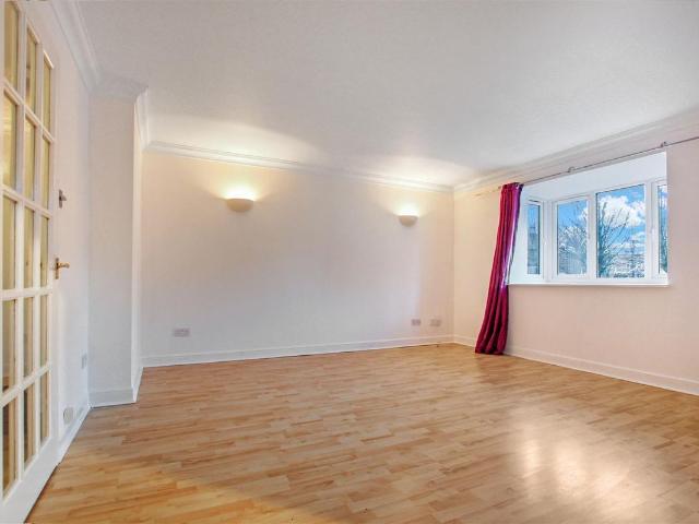 Apartment for rent in Holywell Estate, Watford