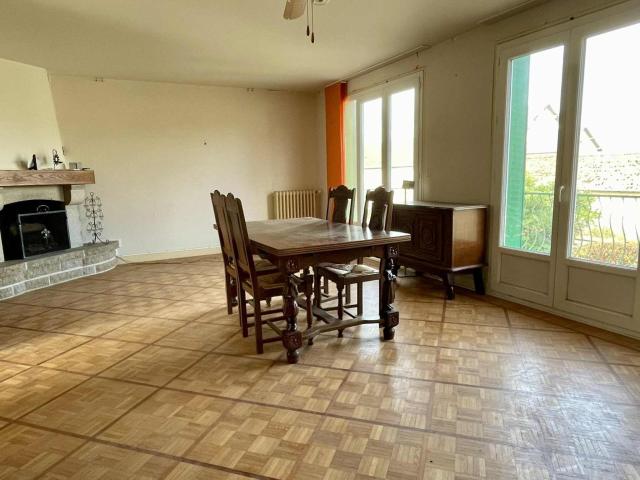 Maison vente à Aubusson, Pionnat