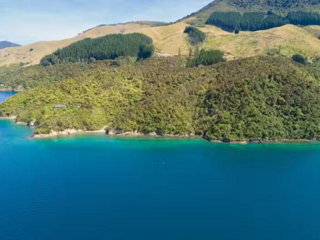House for sale in Marlborough