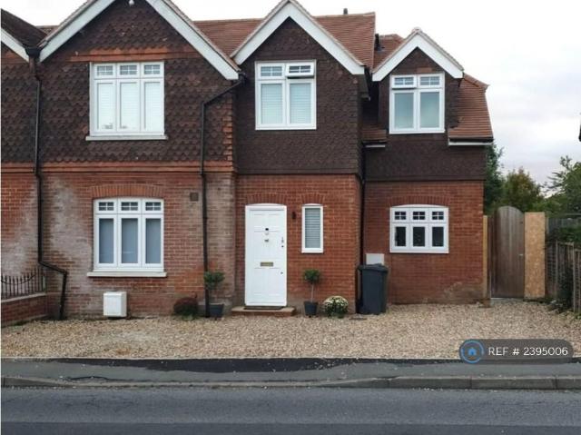 House for rent in Worplesdon, Westborough