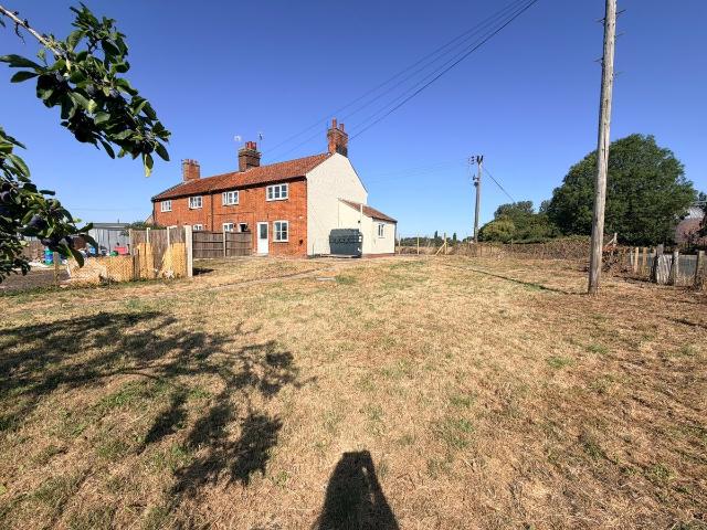 House for rent in Burgh St Peter, Norfolk