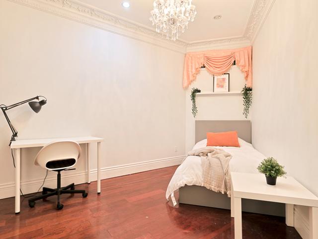 Room for rent in Vancouver, British Columbia