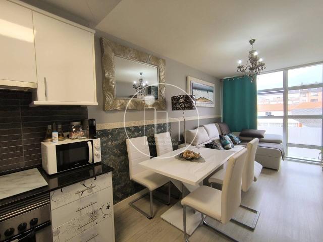 Piso en venta en Ares, Ferrol