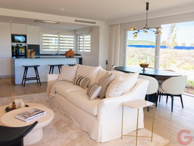 Apartamento en venta en Alcazaba Beach, Costa del Sol Occidental