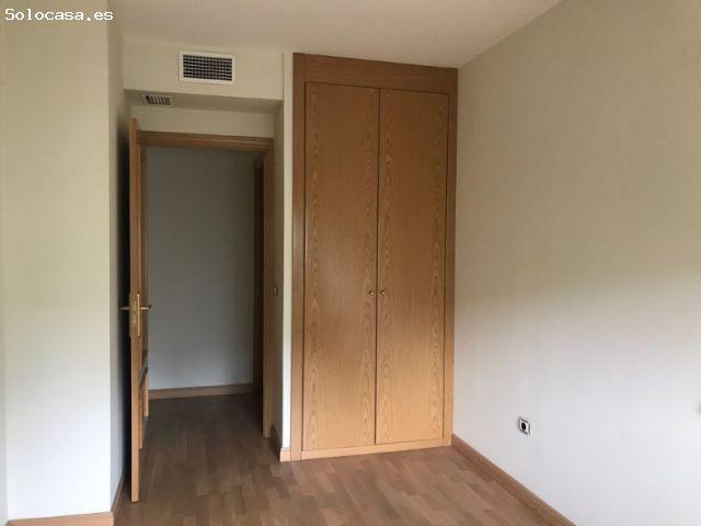 Piso en venta en Reyes Huertas, Cáceres