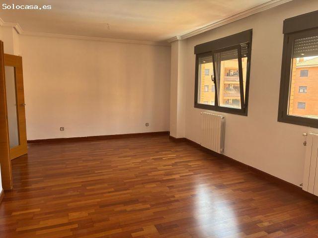 Piso en venta en Valdeluz, Yebes
