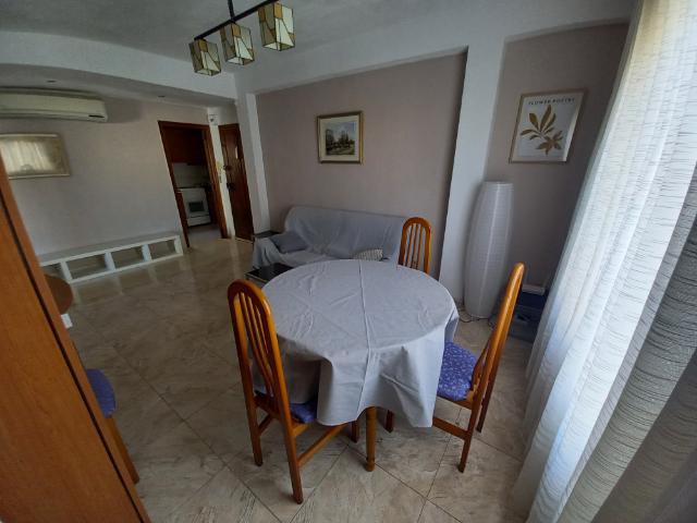 Apartamento en alquiler en Oliva